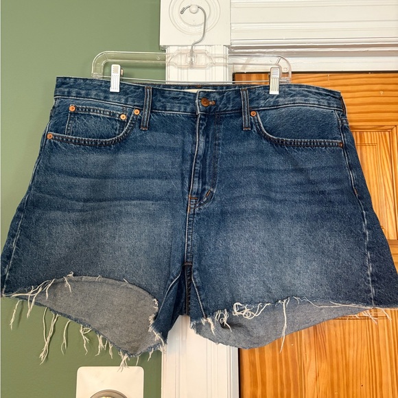 Madewell Medium Wash Denim Cutoff Shorts - Picture 3 of 3